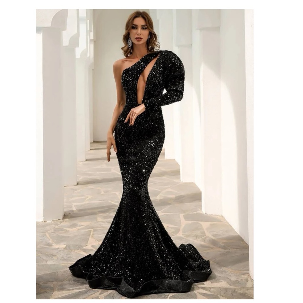 One Shoulder Sequin Dress/Gown